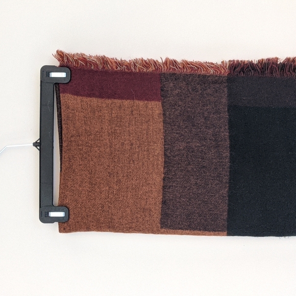 Oversized Steve Madden Multicolor Scarf / Shawl - Picture 2 of 6